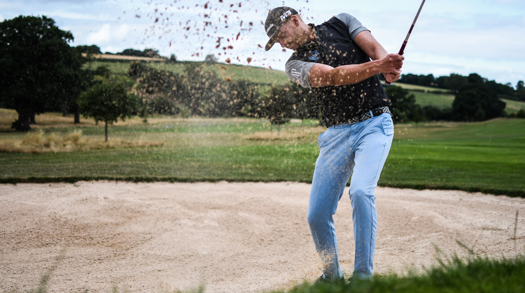 golf bunker shot